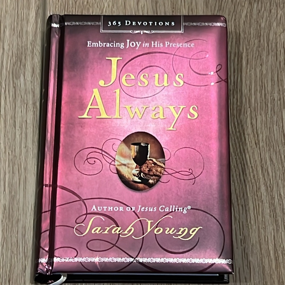 2 Daily Devotional Books: Beth Moore and Sarah Young - Picture 2 of 14